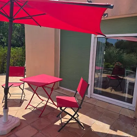 Apartment Dans Avec Piscine